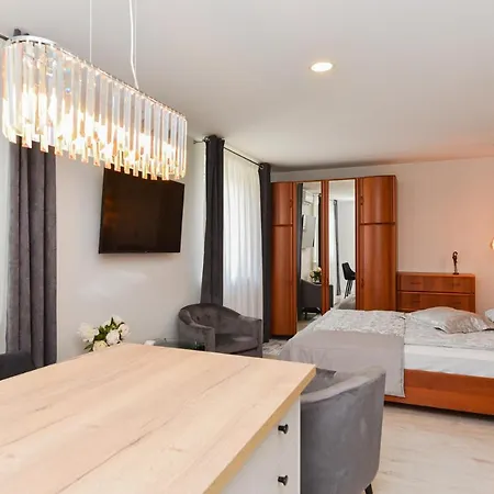 Gasthuis Apartamentai Vakare