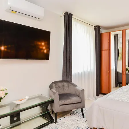 Gasthuis Apartamentai Vakare
